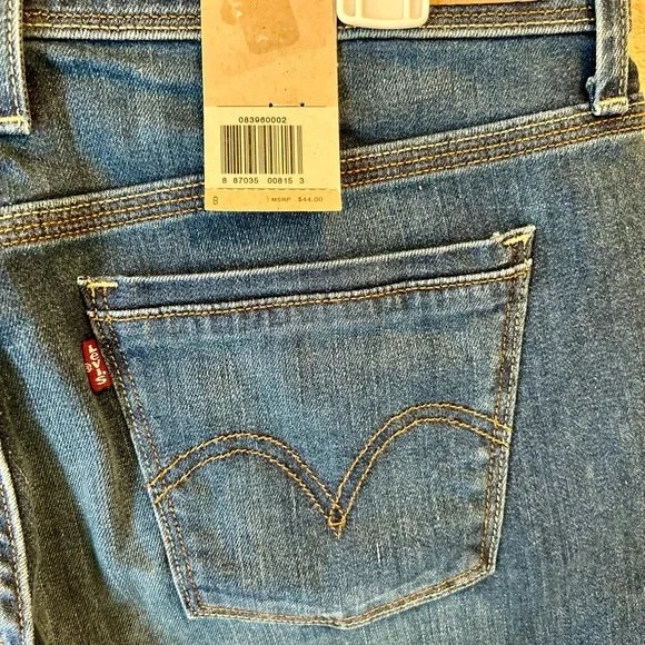 Levi's NWT Women's Blue Denim Shorts Mid Thigh Size 8 - Picture 5 of 8